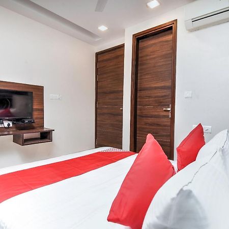 OYO 77158 Hotel Swastik Palace Bhiwandi Bagian luar foto
