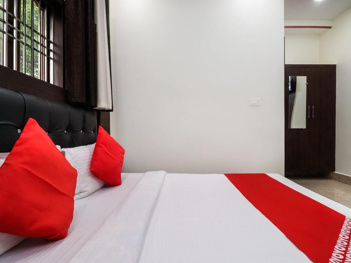 OYO 77158 Hotel Swastik Palace Bhiwandi Bagian luar foto