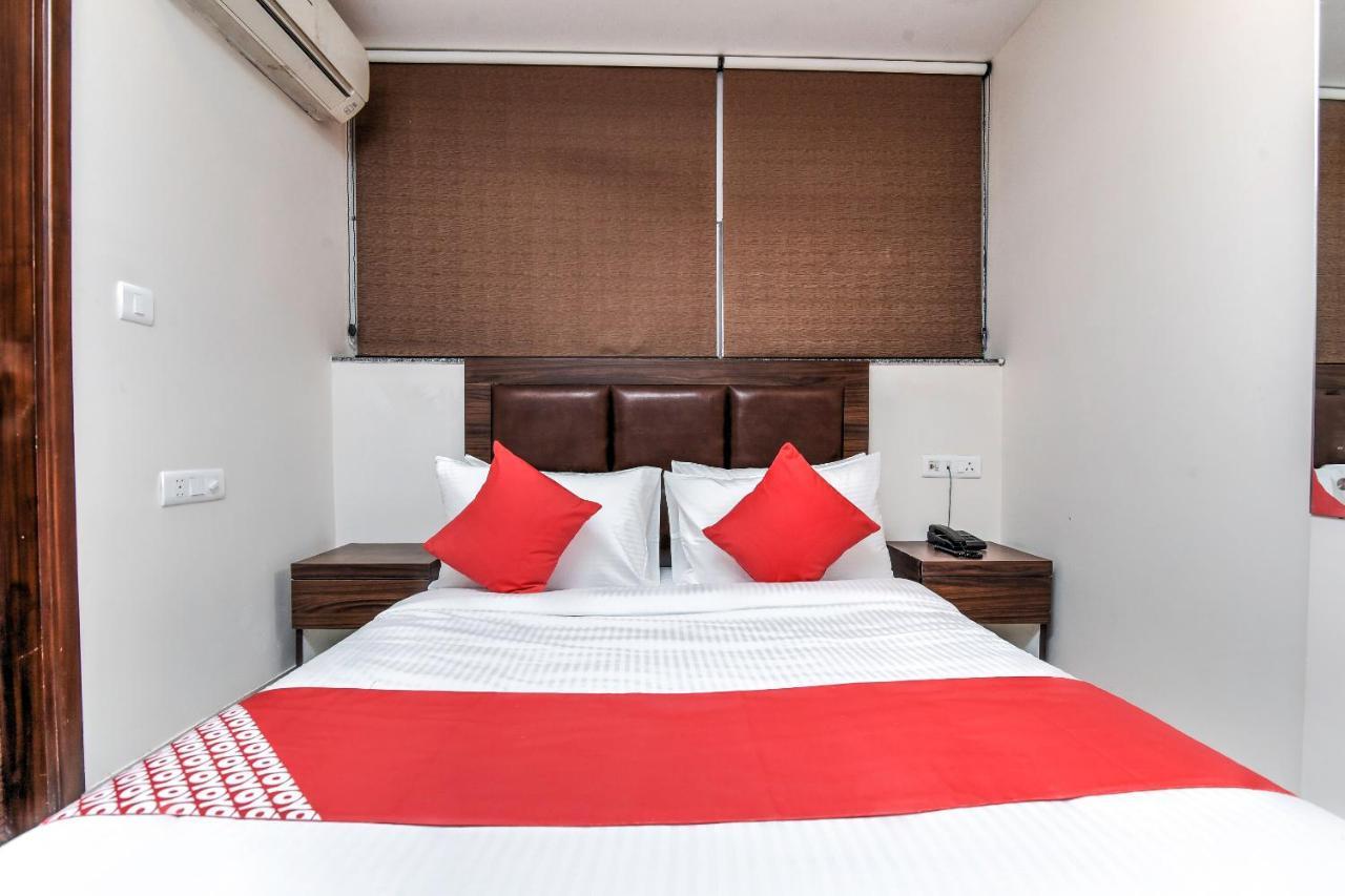 OYO 77158 Hotel Swastik Palace Bhiwandi Bagian luar foto