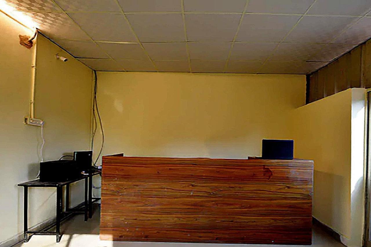 OYO 77158 Hotel Swastik Palace Bhiwandi Bagian luar foto