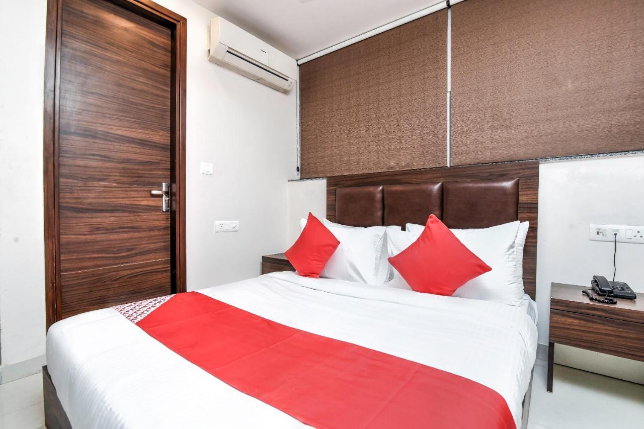 OYO 77158 Hotel Swastik Palace Bhiwandi Bagian luar foto